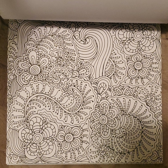 Adult Colouring Books - Picture 13 of 14